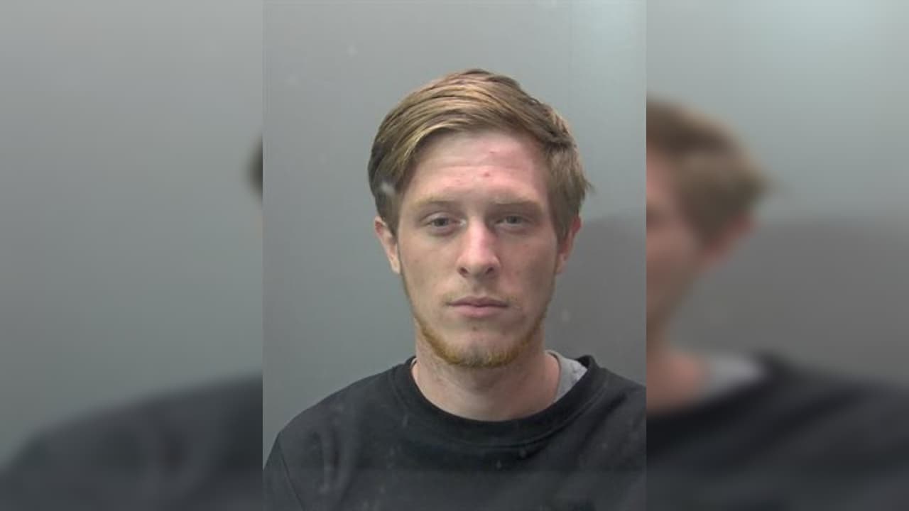 "Un día me habría matado": Un joven obligaba a su novia a mendigar en las calles y si no ganaba lo suficiente la golpeaba