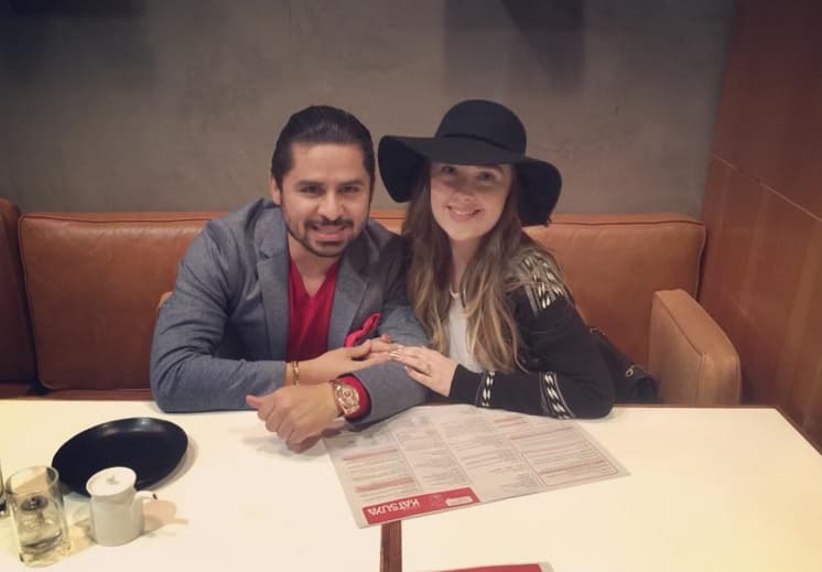 El cantante está loco de amor por ella y además Kenya le ha dado dos hijas maravillosas.