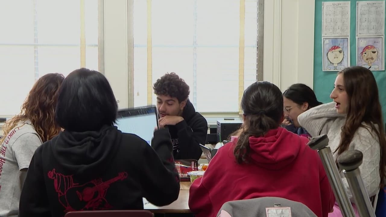 Nuevas reglas migratorias en Los Ángeles afectan la alimentación de estudiantes