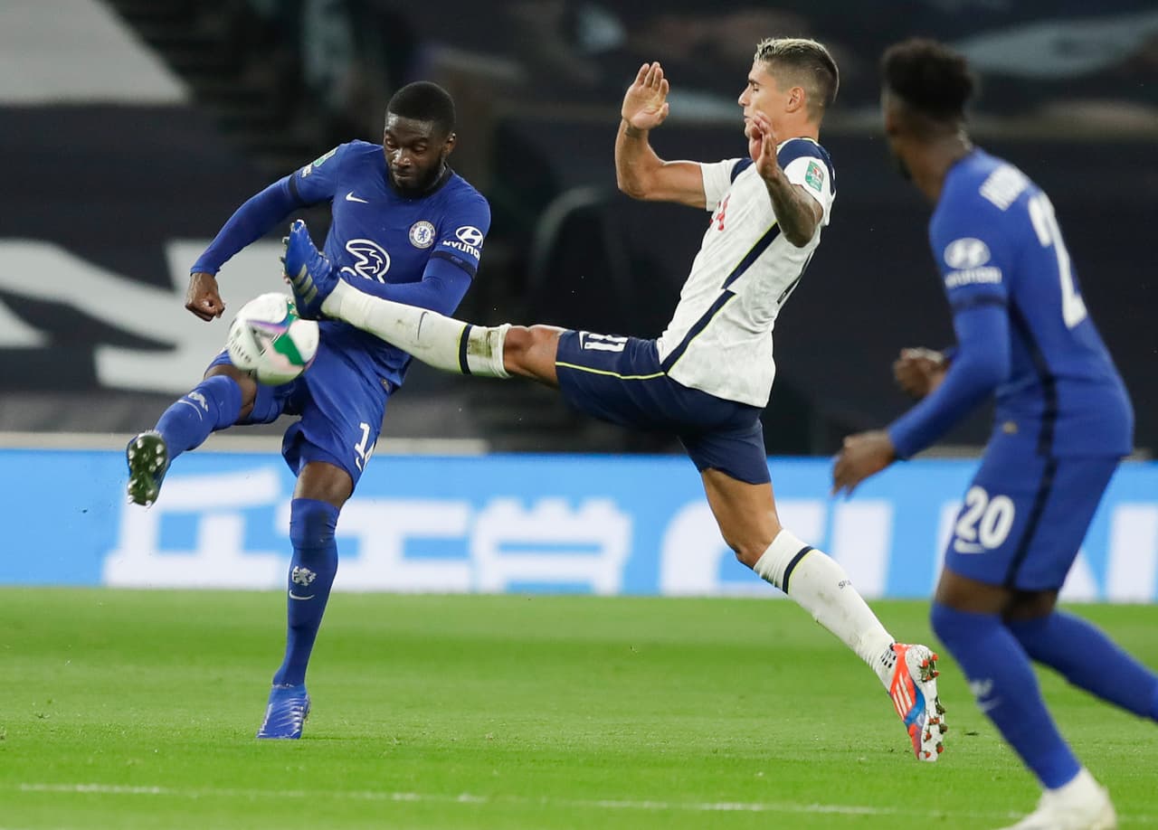 Los Spurs tienen ahora el control del balón, pero no han puesto a prueba la defensa del Chelsea.