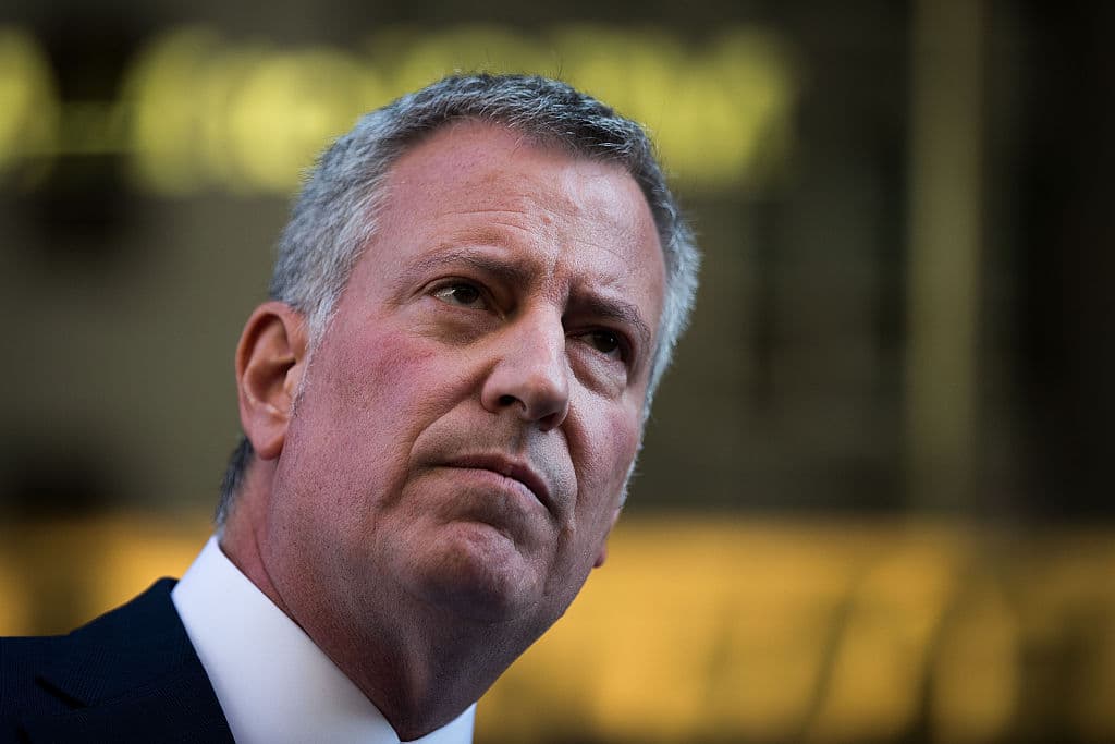 Multas e investigaciones se ciernen sobre el alcalde de Nueva York, Bill de Blasio