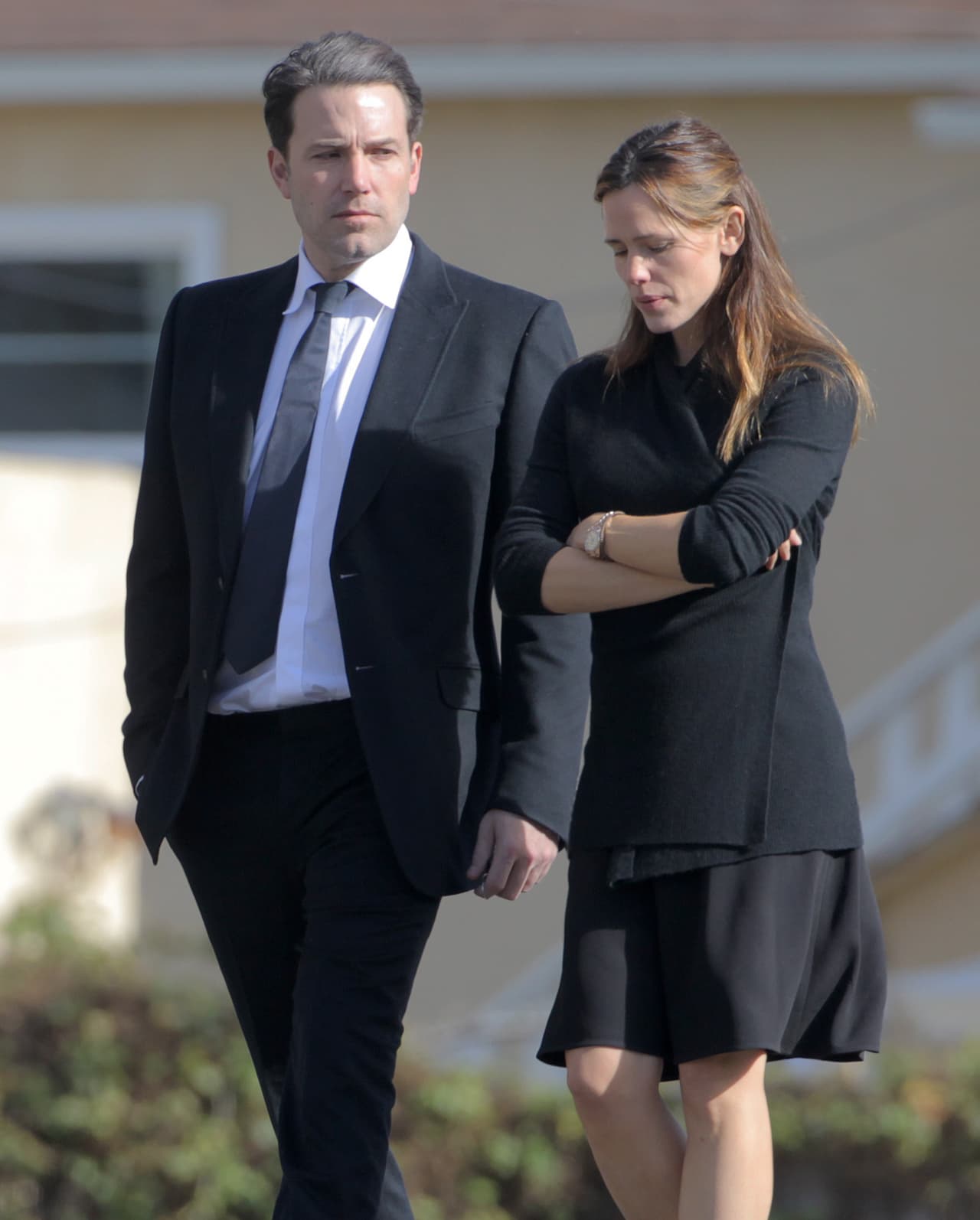 Eso sí: Jenn no lucía muy cómoda, pues todo el tiempo incluso tuvo los brazos cruzados.