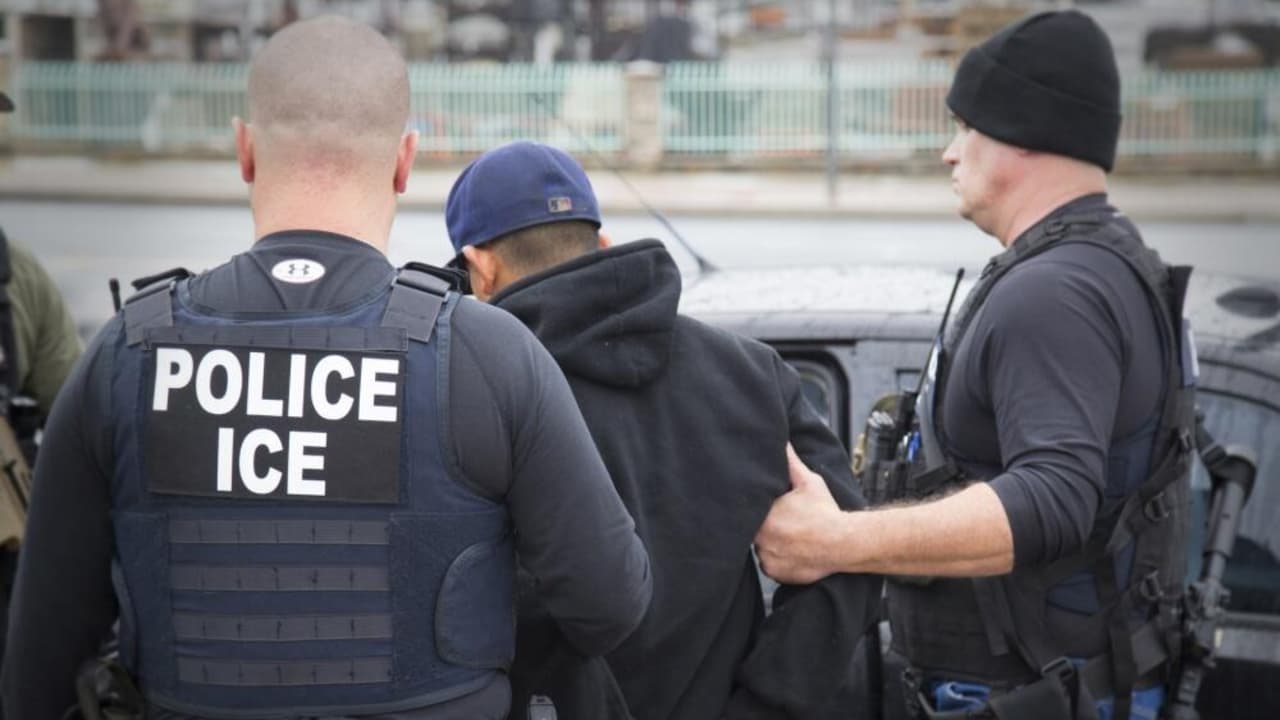 Redadas migratorias dejan millonarias pérdidas a negocios del sur de California, según informe