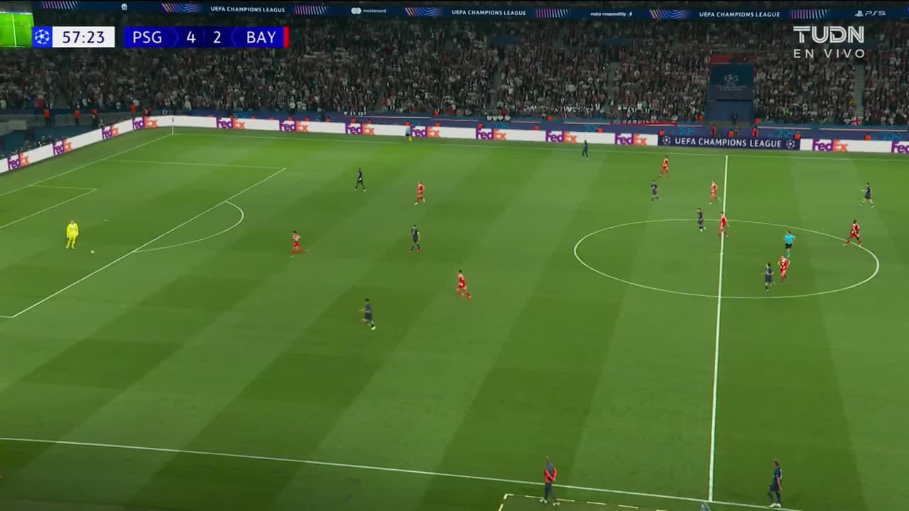 ¡GOL!  anota para Paris Saint-Germain. Ousmane Dembélé