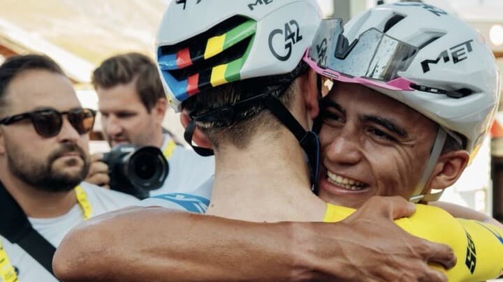 Isaac del Toro, se aferra al tercer puesto y al maillot blanco tras la etapa 19 del Tour de Francia