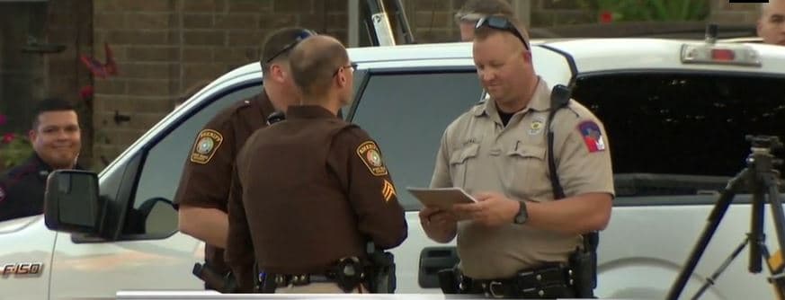 Policía abate madre defensora de armas después de que matara a tiros a sus hijas