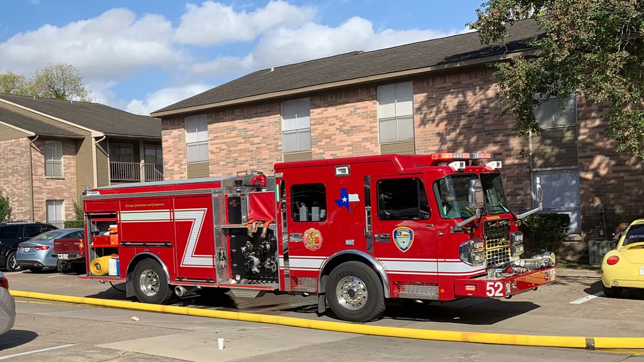 Los bomberos están investigando las causas que deja a 15 familias afectadas.