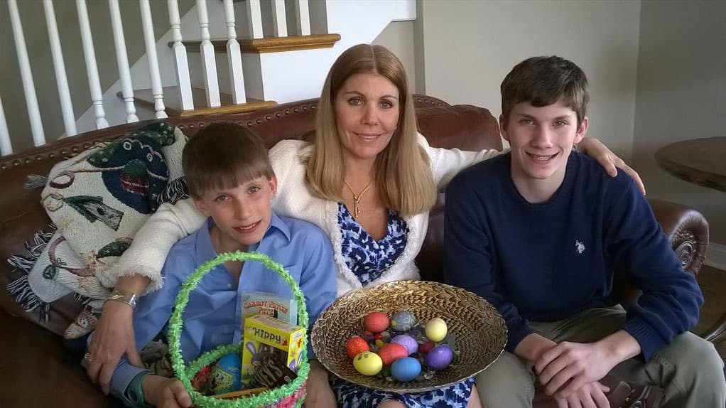 Tiene dos hijos: Brian y Kevin.