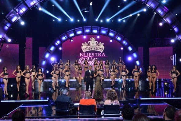 La octava temporada del ‘reality show’ te trae a un grupo de mujeres bellas que llegan a conquistarte con su belleza, talento y personalidad. Treinta aspirantes a la corona desfilaron en bikini para demostrar que tienen la fórmula perfecta para ser una de las 12 chicas que competirán por ser la próxima reina.