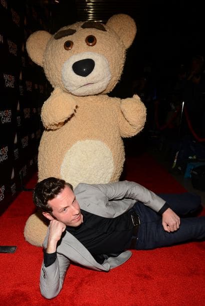 La alfombra de roja de la más reciente parodia 'Hungover Games' mostró personajes demasiados ilustrativos que para más de uso estuvo subidos de tono. La parodia de 85 minutos, se estrena este 18 de febrero y hasta el momento tienen un rating promedio entre los críticos del portal IMDB.com