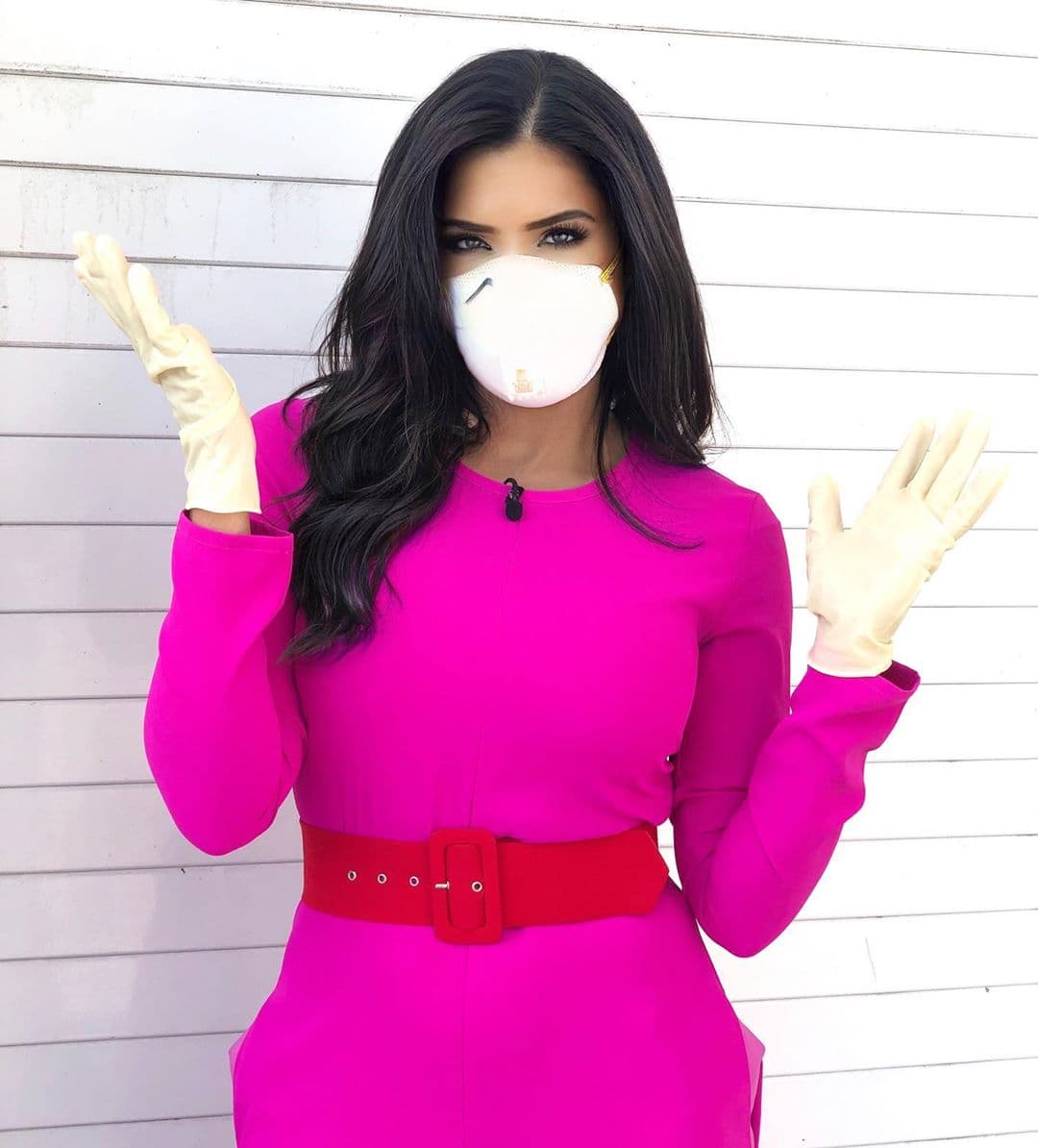 La belleza de Fran resalta incluso debajo de un cubrebocas.