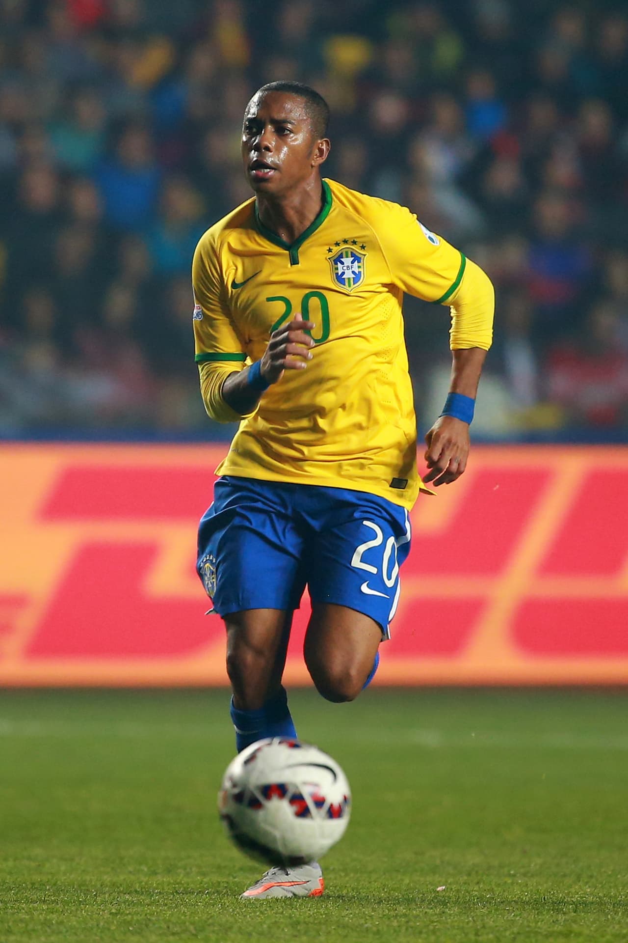 Robinho rompe con Santos y está más cerca de Gallos, pero pide un dineral