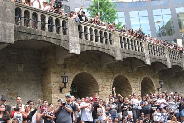 Photos: Spurs Championship Parade 2014 Barges