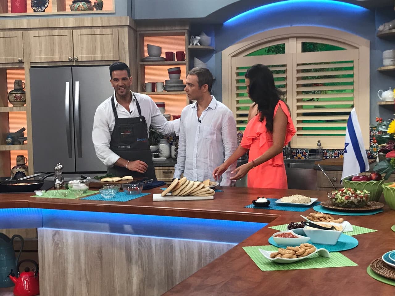 En honor a su visita, el chef Jesús le invitó a probar un desayuno típico de Israel, 'La Tierra Prometida'.