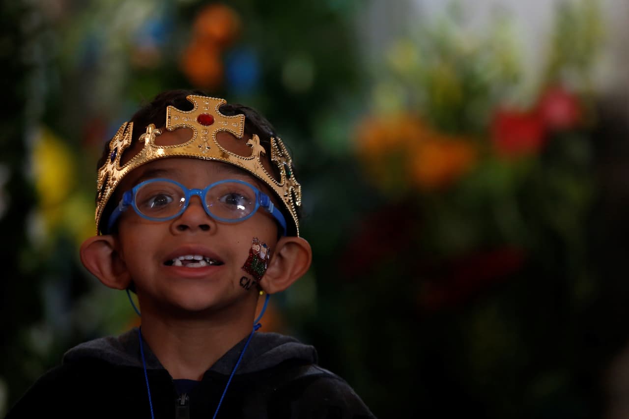 Un niño en la parroquia de los Santos Reyes, en la localidad de Cajijitlán, en Jalisco.
