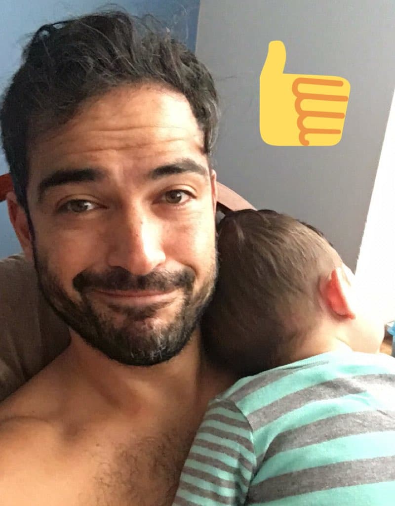 <b><a href="http://www.univision.com/temas/alfonso-herrera">Poncho</a></b> aún no muestra el rostro de su bebé, pero nos llena de ternura con estas imágenes, en donde el pequeño se duerme sobre su hombro mientras él disfruta verlo dormir. Simplemente se ven hermosos.