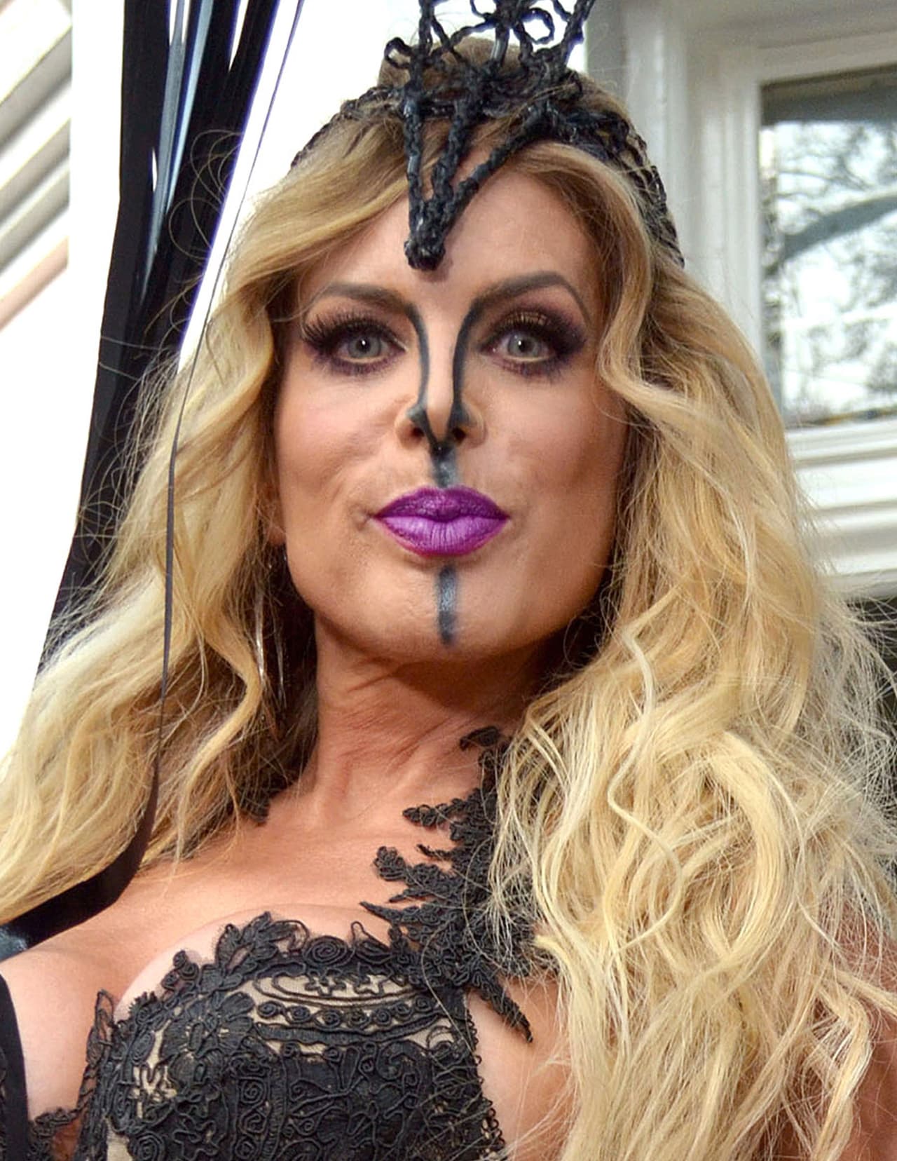 Lorena Herrera filmó el pasado mes de febrero el videoclip de su sencillo 'Freak' y vaya que se comprometió con su 'look'.