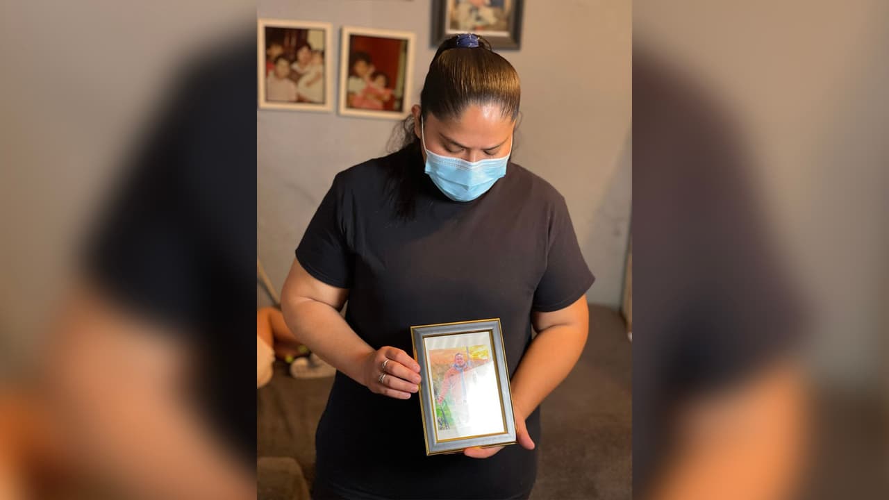 “Ellos ya no sufren, los que sufrimos somos nosotros que somos su familia y sus hijos y por egoísmo de no quererse vacunar”, expresó Blanca Ramírez.