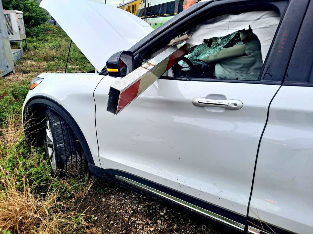 La policía de Miami investiga las circunstancias en las que ocurrió el accidente cerca de las 8:30 am, en la intersección de la calle 20 con la avenida North Miami.