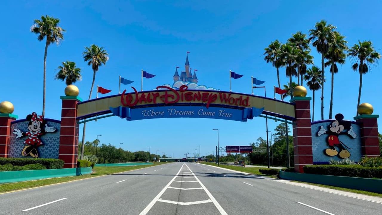 Parques de Disney abren este fin de semana en Florida a pesar del incremento de casos de coronavirus 