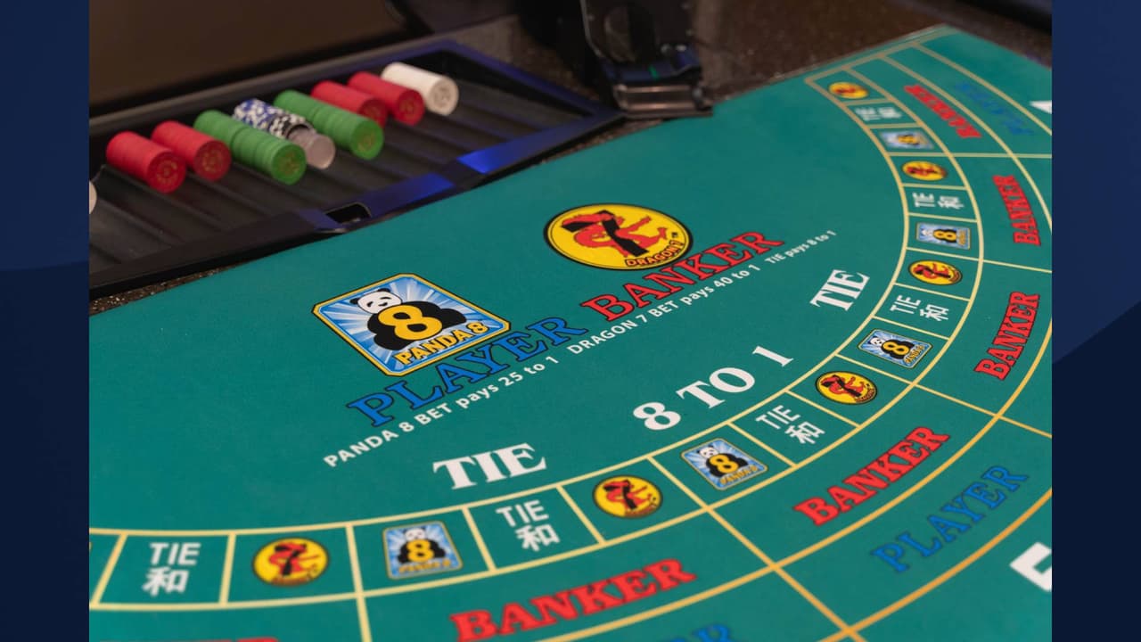 “
<b>Wild Horse Pass en Chandler está agregando 14 juegos de mesa de ruleta, baccarat y craps</b>, y los dos casinos adicionales de Gila River, Lone Butte en Chandler y Vee Quiva al oeste del valle, debutarán en vivo con ruleta, baccarat y craps en las próximas semanas. Estos nuevos juegos son el resultado del pacto de juegos enmendado de Arizona que entró en vigor en mayo”, se lee en comunicado de prensa de
<i>Gila River Hotels & Casinos </i>enviado a Univision Arizona.
<br>