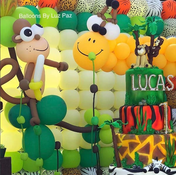 El pastel de cumpleaños era simplemente adorable y los peque babies ya estaba ansiosos de probarlo.