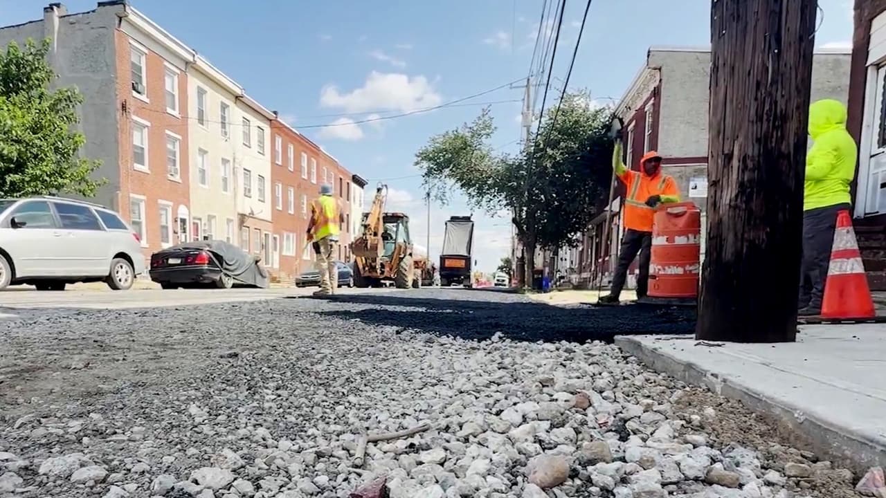 Vecinos de Kensington denuncian calles deterioradas pese a 39 reportes al 3-1-1