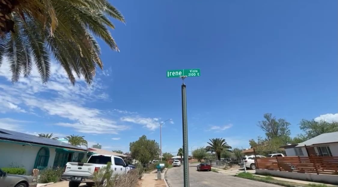 "Los tres niños desaparecidos asociados con la casa quemada han sido localizados y están a salvo", tuiteó Chris Magnus, el jefe del departamento de policía de Tucson. Agregó que tendrán una conferencia de prensa con actualizaciones a las 4 pm y que sus pensamientos están con los paramédicos y el personal de emergencia que permanece en condición crítica.