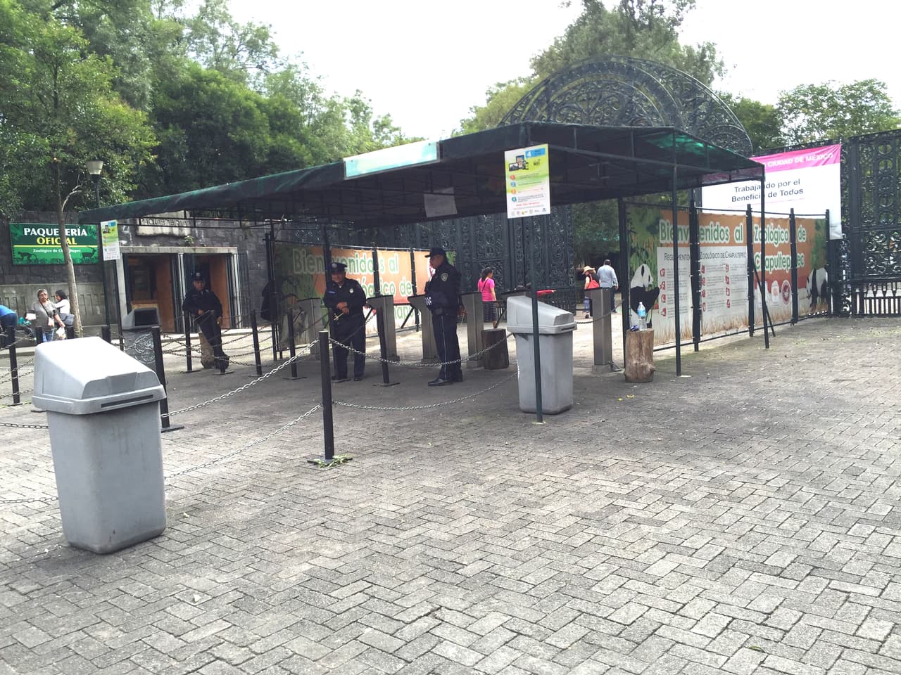 La entrada al Zoológico de Chapultepec.