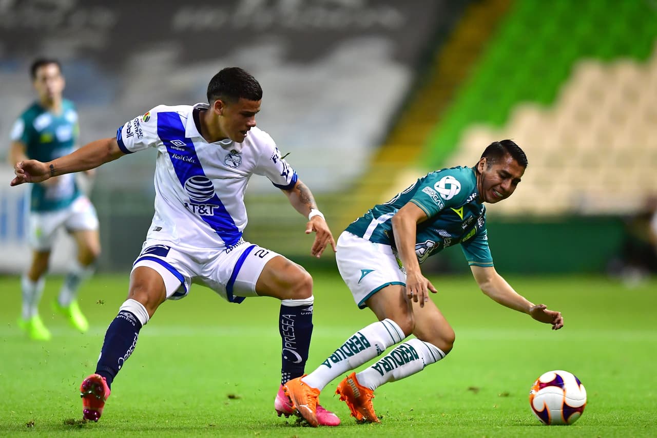 Las anotaciones de Santiago Ormeño al 85' y Daniel Álvarez al 90+5', Puebla consigue una increíble remontada y vence al León 1-2. La franja lleva cuatro partidos sin ver la derrota, de los cuáles tres han sido victorias. León se queda en la posición número 15 del torneo con 7 puntos.