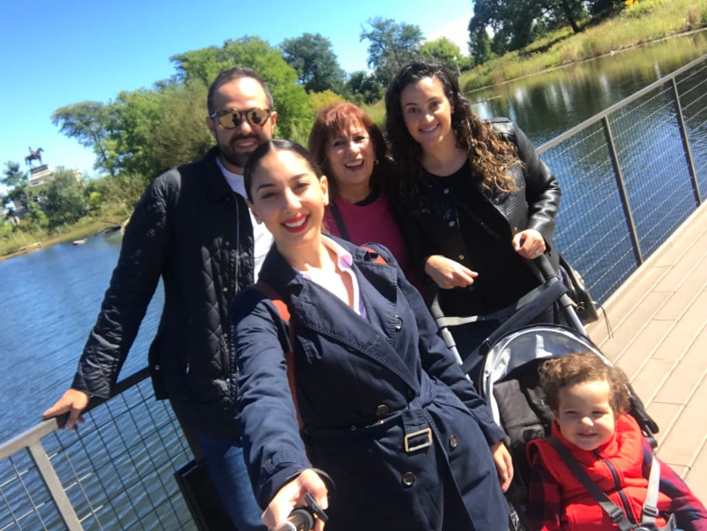 Al día siguiente, fuimos por la mañana en familia al 
<b>Lincoln Park</b>. En esta foto está mi cuñado Jorge, su mamá Paty, mi hermana Adriana y mi ahijado Juan Diego.