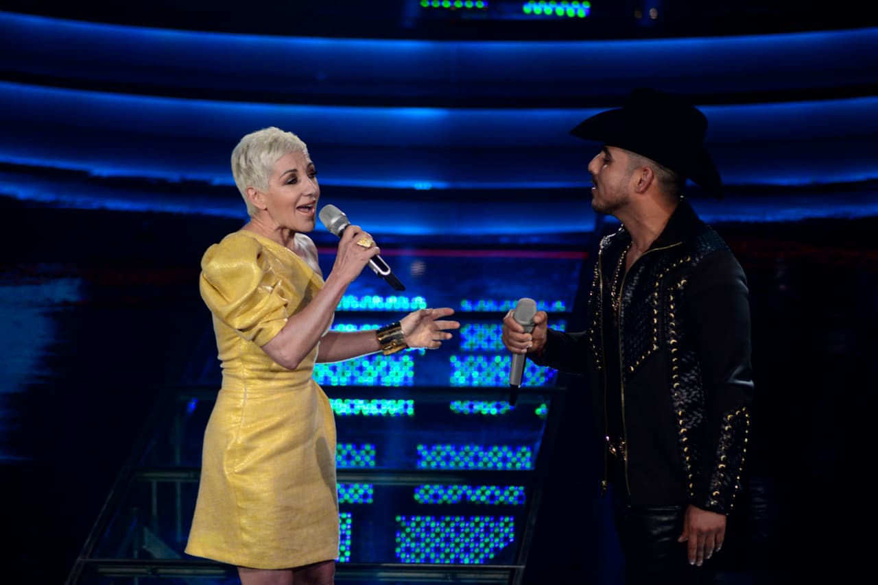 Cristian Castro y Espinoza Paz no pararon de ¿pelear?, los jueces fueron más duros, los capitanes se notaron un poco estresados, Gali lució súper sexy y una familia abandonó su sueño. Esto y más pasó en la segunda gala de Me Pongo De Pie.