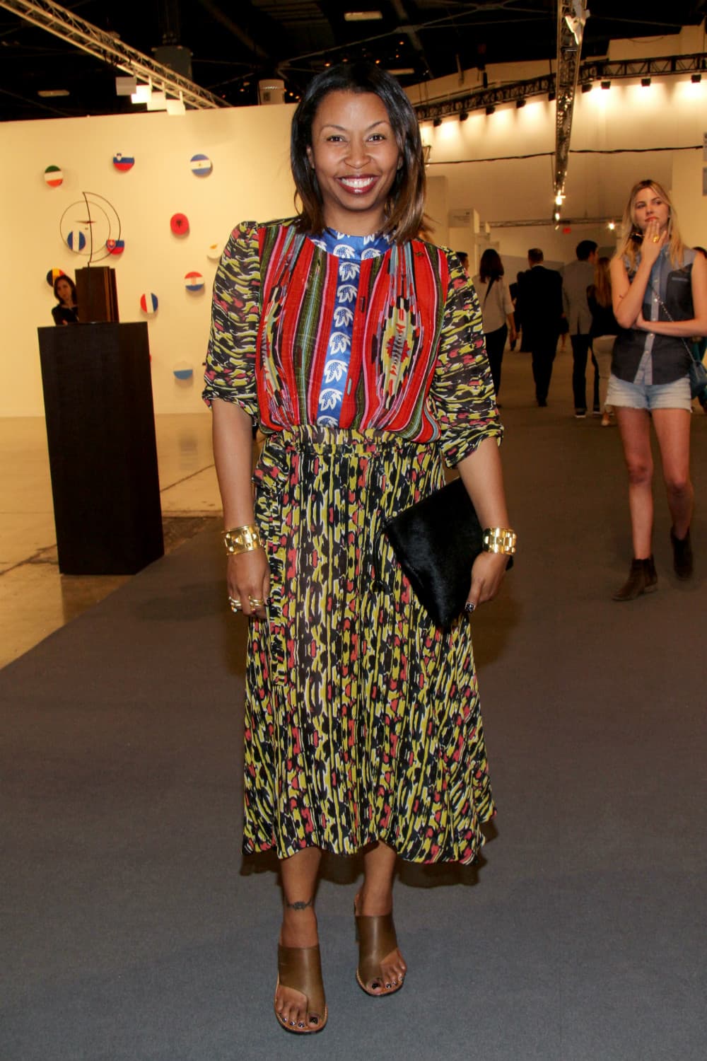 Étnico. La filosofía del Art Basel es apelar a la cultura visual en todas sus formas y expresiones y qué mejor que hacerlo a través de la ropa. Los estampados tribales o prendas regionales son como llevar una bandera de nuestras raíces, bien puesta.