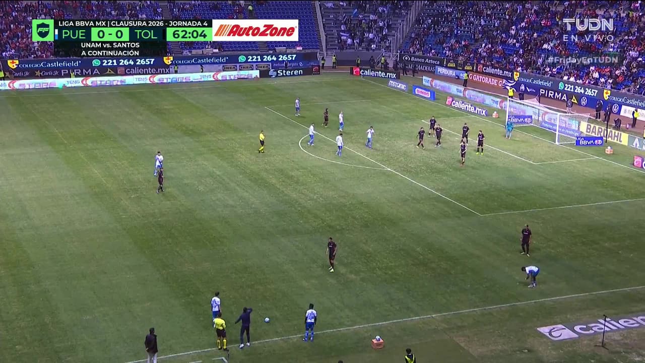 ¡Expulsión! El árbitro saca la roja directa a Nicolás Díaz.