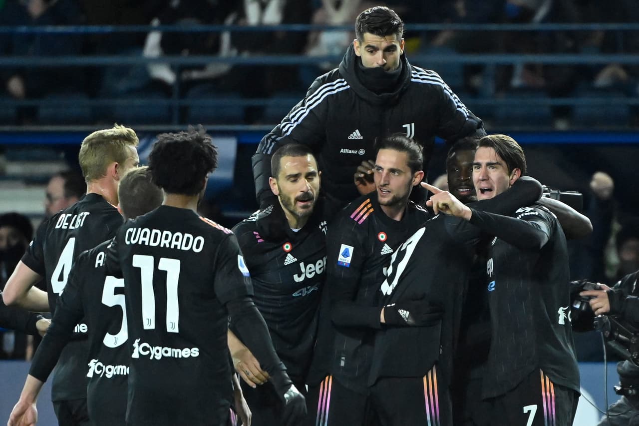 Dusan Vlahovic destaca con dos anotaciones en la victoria 2-3 sobre el Empoli y Bologna empata 1-1 con Salernitana.