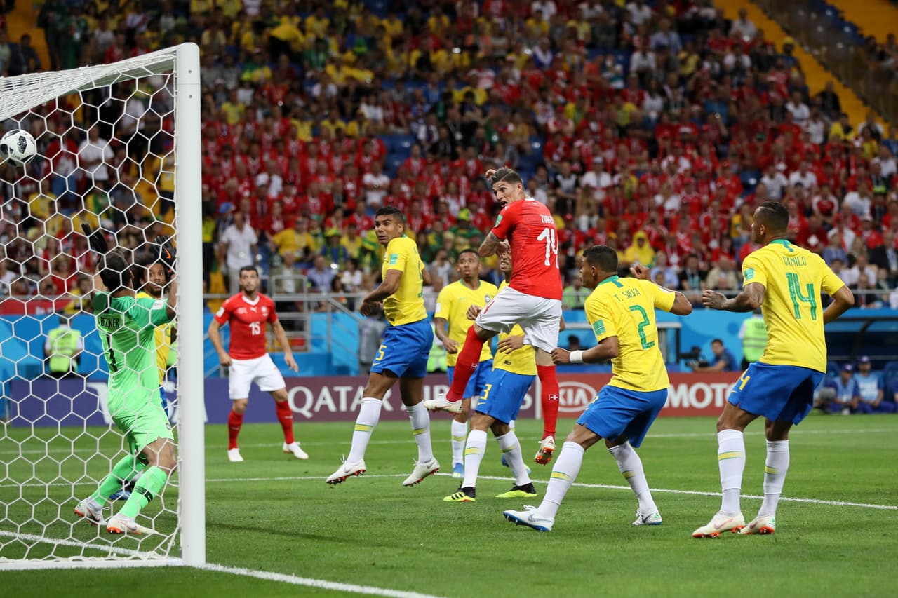 25: Steven Zuber, al minuto 5 del segundo tiempo. Brasil 1-1 Suiza.