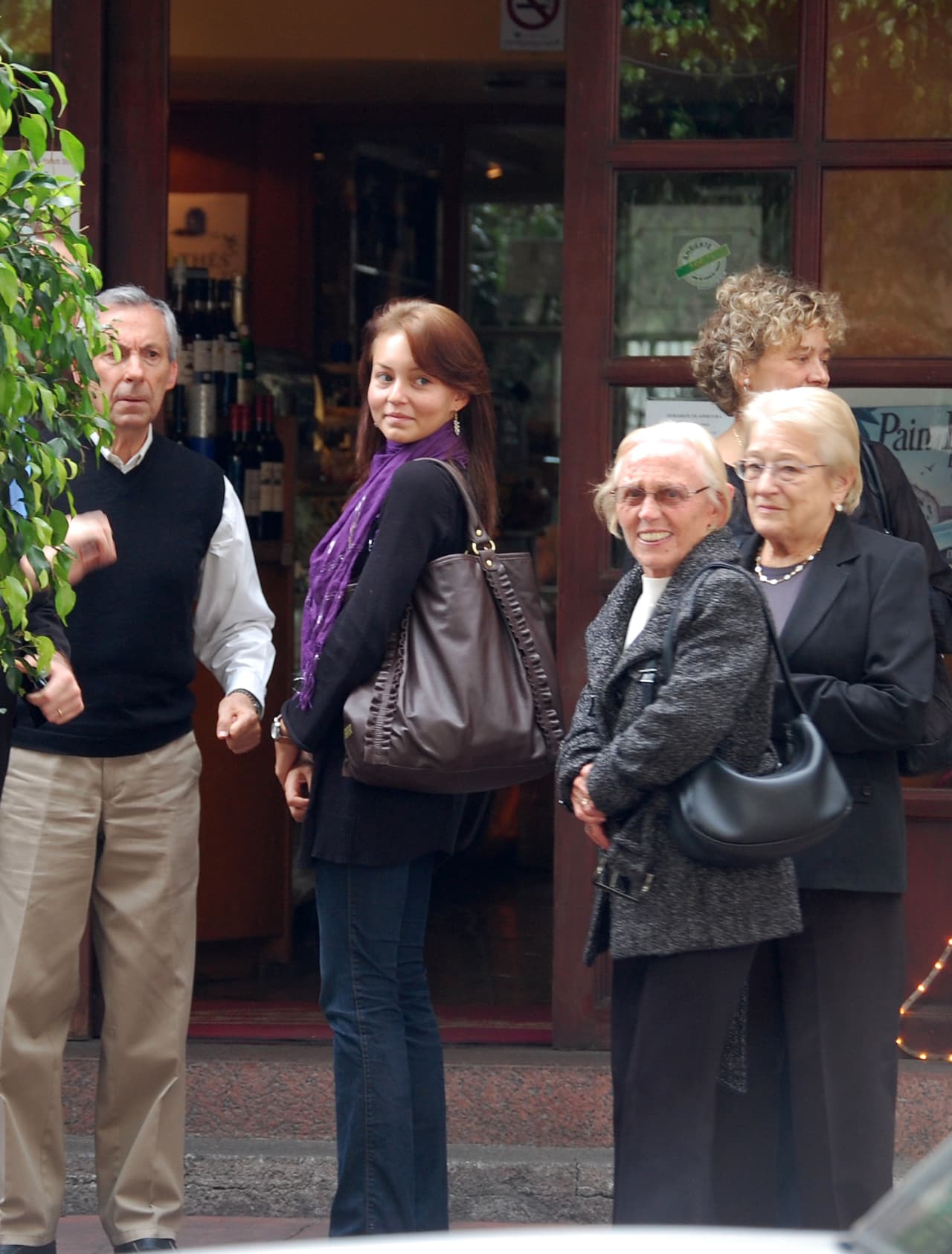 La mala relación entre los padres de Angelique Boyer y José Alberto 'El Güero' Castro no era un secreto pues, aunque la actriz nunca lo quiso confirmar y mucho menos dar detalles, su papá se encargo de informarlo a los medios de comunicación en su momento.