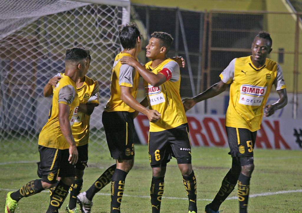 El Real España venció al Motagua y sale de zona de descenso