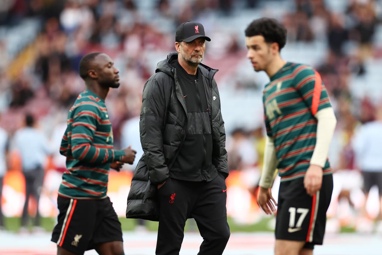 En un partido que comenzó perdiendo y en el que tuvo que hacer un mayor sacrificio, el Liverpool de Klopp sacó un muy importante triunfo en su visita al Aston Villa para sostener la pelea con el Manchester City.