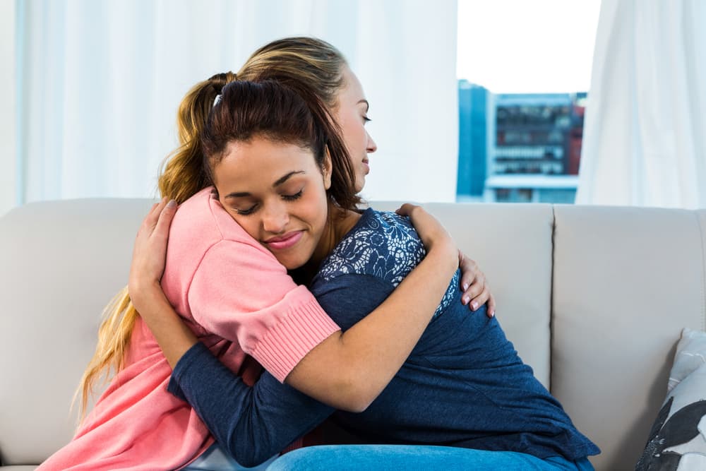Se trata de una persona alegre, tolerante y comprensiva que se involucra tanto en los sentimientos (buenos y malos) de los demás que a veces sufre en exceso por este motivo. En parte esto se debe también al sentimiento paternal y protector que sin querer ejerce sobre todas las personas a las que quiere. Intelectualmente es cambiante. Puede ser muy reflexivo o muy impulsivo y alocado. Sabe que cuenta con una intuición muy desarrollada que le convierte en alguien muy perspicaz, así que no tiene miedo a equivocarse.