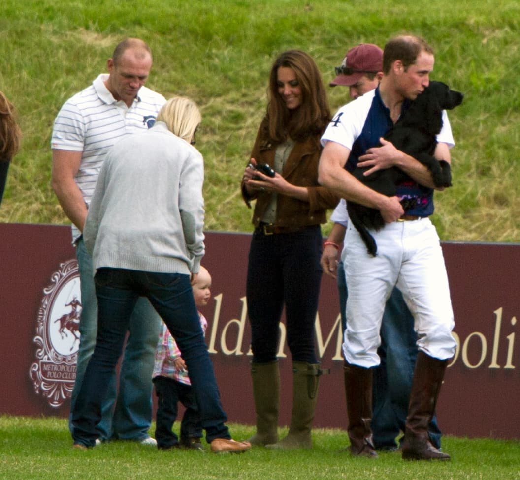 Mientras jugaba al ping pong, Kate Middleton dijo: "Tratamos de hacer esto en casa, pero nuestro perro sigue atrapando las pelotas de ping pong".
<br>