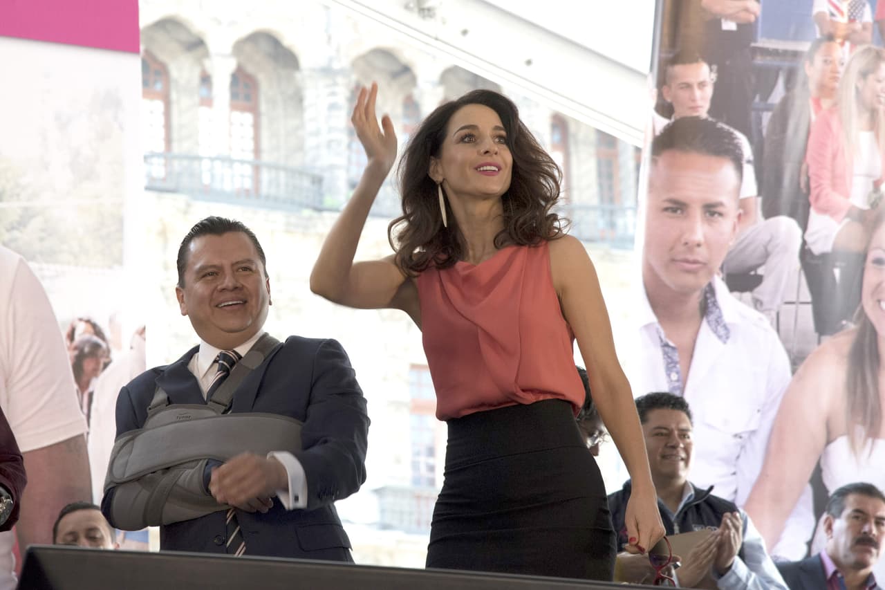 Estos actores fueron parte del Récord Guiness al lograr la boda masiva más grande del mundo.