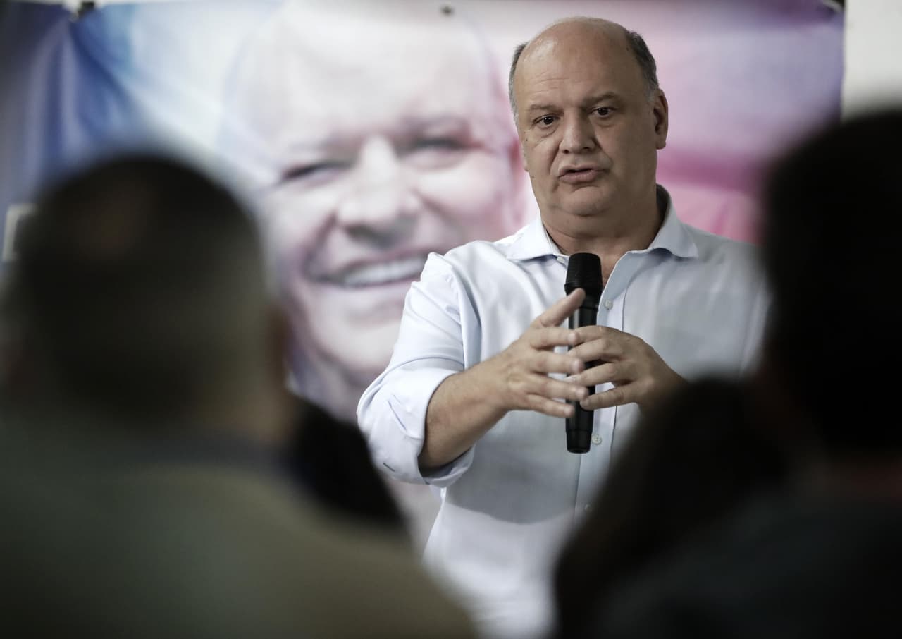 El candidato Rodolfo Piza del Partido Unidad Social Cristiana (PUSC) habla ante sus simpatizantes.