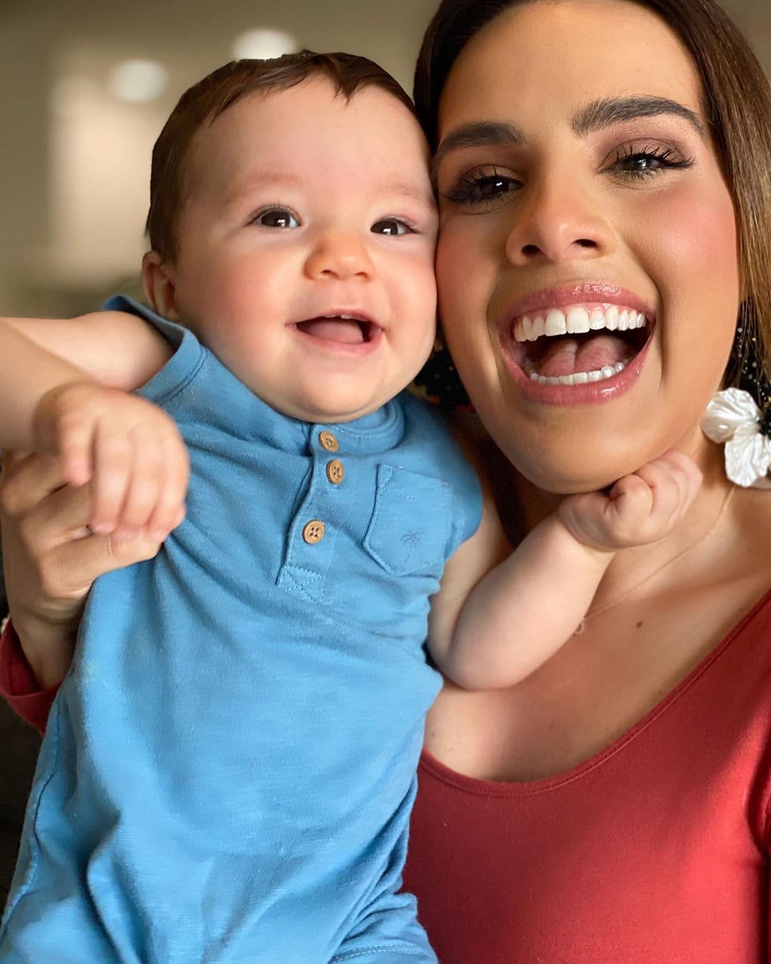 Diego está cada día más grande y es un niño muy risueño.