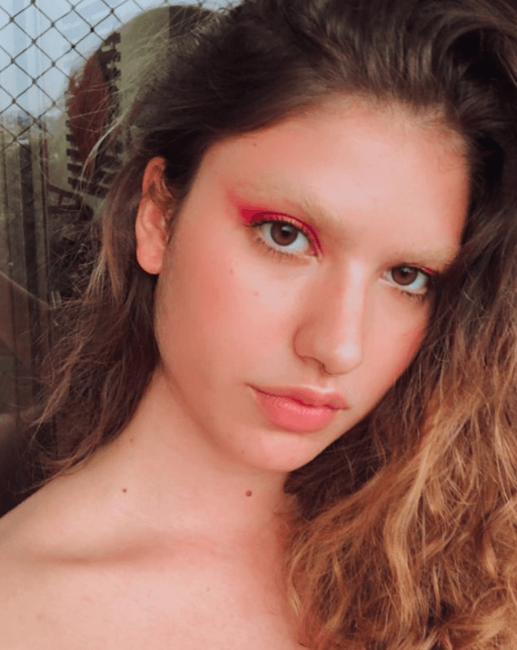 Giovanna Grigio es una actriz brasileña de 23 años. No es una actriz novata, participó en las telenovelas 'Chiquititas' y 'Êta Mundo Bom!' y en la serie 'Malhação'.
<br>