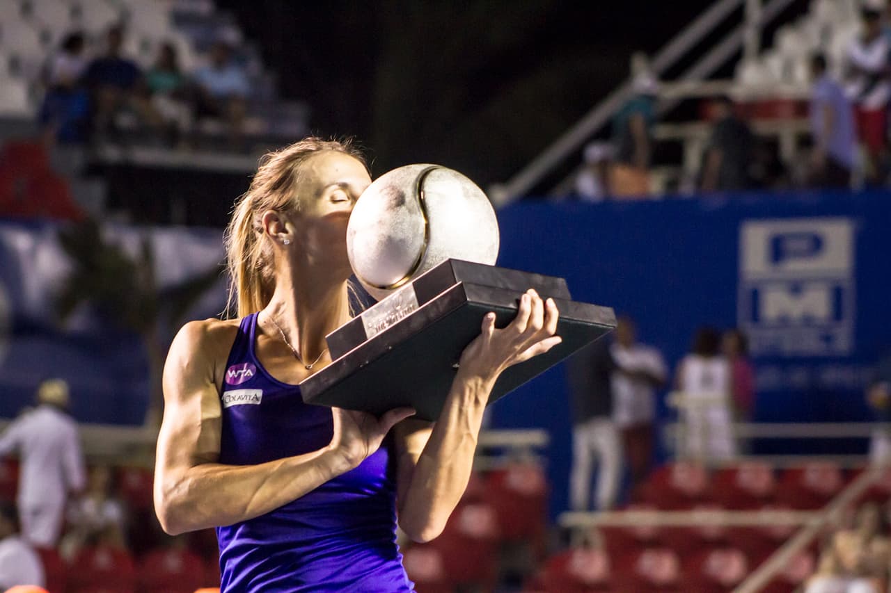 Con la participación de figuras como Novak Djokovic, Rafael Nadal, Marin Cilic y Juan Martín del Potro, el Abierto Mexicano de Tenis tuvo su mejor torneo varonil en el bello puerto de Acapulco. El estadounidense Sam Querrey se coronó en el certamen de caballeros, mientras que la ucraniana Lesia Tsurenko hizo lo propio en el femenino.