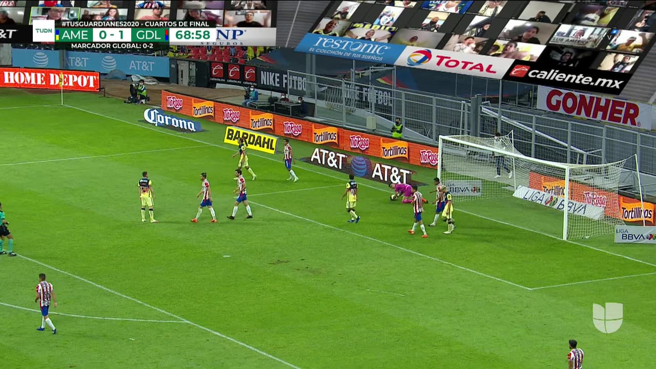 ¡TIRO ATAJADO! disparo por Francisco Córdova.