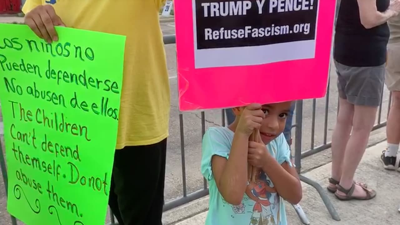 “Continuamos siendo fuertes y empoderándonos el uno al otro para que juntos podamos marcar la diferencia y nos podamos proteger”, concluyó Espinosa.