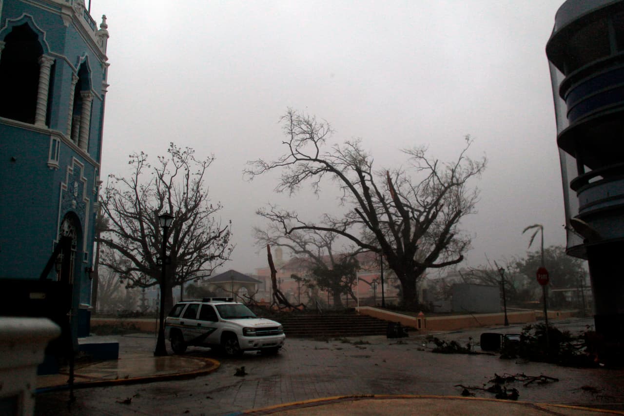 Los destrozos causados por María en Fajardo. Es el 
<b>décimo huracán más fuerte del Atlántico</b> y en el primero más fuerte en azotar Puerto Rico por presión: 909mb.