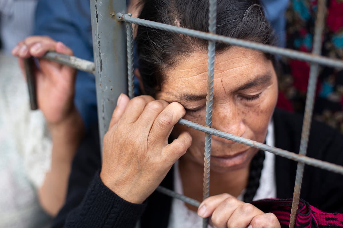 Muchos de los visitantes asiduos al santuario son personas mayores que tienen a sus hijos fuera de Ecuador.